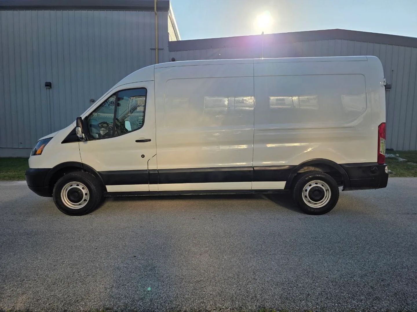 ford transit van 2019 1FTYE2CM7KKB59846 image ford transit van 2019 1FTYE2CM7KKB59846 image
